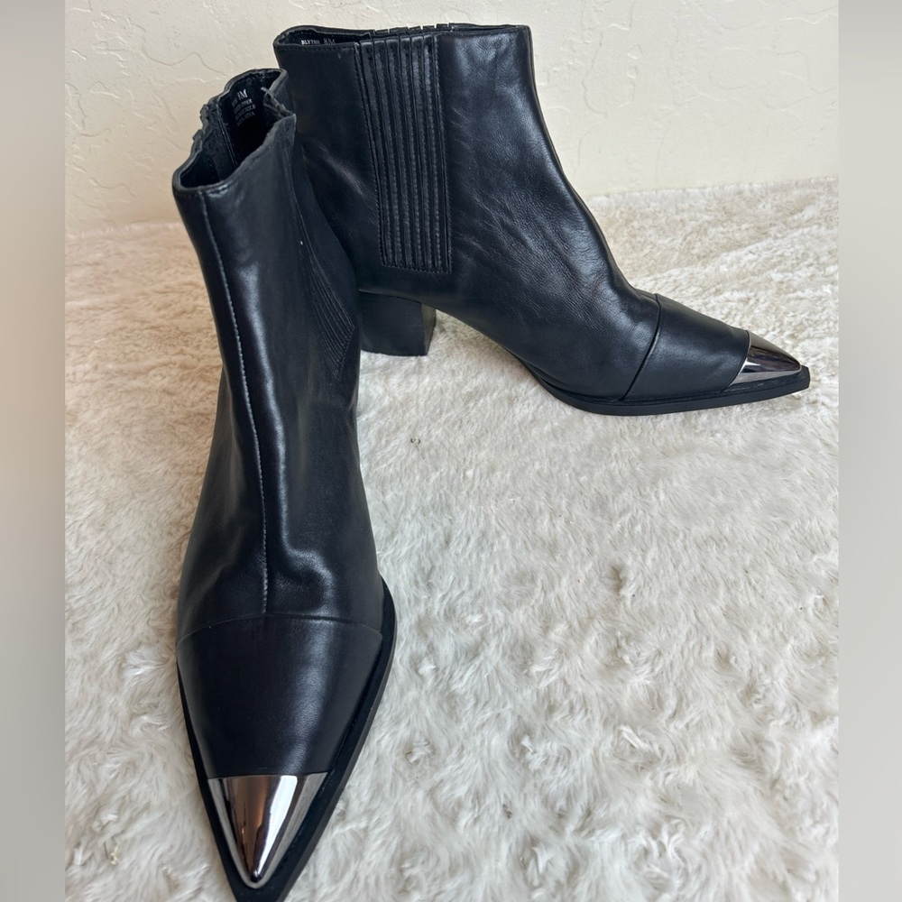 Halston Heritage Blythe Block Bootie Metal Cap Toe Cap Black Leather Sz 8 NEW